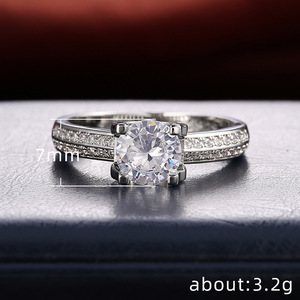 Elegante Anello Circolare alla Moda con Accento Minimalista Scintillante, Gioiello da Donna, Regalo, Anello Statement - Product Image 5