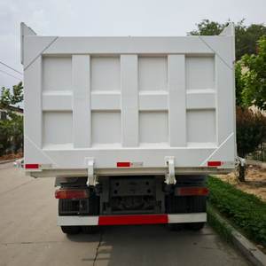 Nuovo Camion Ribaltabile Howo 10 Ruote 8x4 Euro 2 Diesel 21-30T con Cambio FAST, Guida a Sinistra e Telecamera Posteriore a 360° - Product Image 3