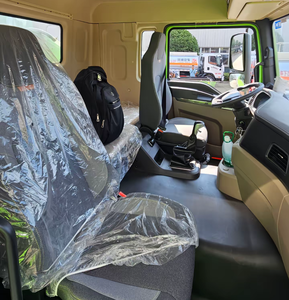 Nouveau <span class=keywords><strong>camion</strong></span>-<span class=keywords><strong>citerne</strong></span> Euro V Shacman 8x4 RHD/LHD, moteur Weichai 380 CV, réservoir de carburant de 30000 L pour le transport de liquides inflammables - Product Image 6