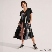 Robe midi femme en coton lavé 180 GSM, coupe évasée trapèze, manches courtes, imprimé abstrait, personnalisable avec logo OEM, vente en gros