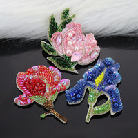 Patchs de fleurs brodés de perles françaises en soie sergé indien accessoires décoratifs de couture à la main pour vêtements chaussures sacs
