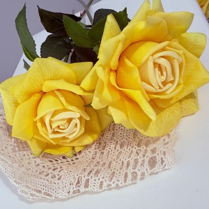 Real Touch Artificial <strong>Rose</strong> Yellow Color Realistic Flowers Wedding Flower Arrangements <strong>Fake</strong> Long Lasting <strong>Roses</strong> Wholesale - Product Image 2