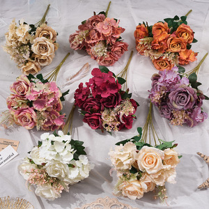 Roses miniatures de style européen, fleurs artificielles en soie, décoration d'intérieur, accessoires de mariage, art floral, fleurs préservées - Product Image 1