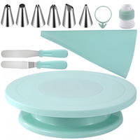 Ensemble complet d'outils de décoration pour la pâtisserie avec douilles à crème, poches à douille et spatule à gâteau pour desserts faits maison