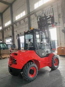 คล้ายกับรถยกสำหรับพื้นที่ขรุขระยี่ห้อ HELI รุ่น HANGCHA HC รับน้ำหนักได้ 3 ตัน ความยาวงา 1220 มม. CPCD30 ขับเคลื่อน 4 ล้อ - Product Image 1