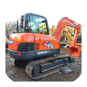 Mini Excavadora hidráulica usada DOOSAN DH60 Precio bajo Buen estado Mini excavadora usada sobre orugas DOOSAN DH 55 DX60 DX55 en venta - Product Image 1