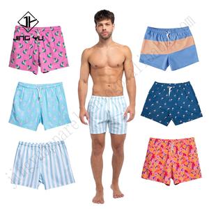 Short de bain sur mesure avec votre propre logo, imprimé par sublimation, extensible dans les 4 sens, en matériaux durables - Product Image 4