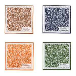 Foulard Quadrato 70x70cm in Poliestere con Motivo Floreale, Accessorio di Moda Multifunzionale - Product Image 1