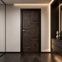 Porte d'entrée en bois massif sur mesure, résistante aux intempéries et écoénergétique, pour projets de rénovation de villas de luxe aux États-Unis