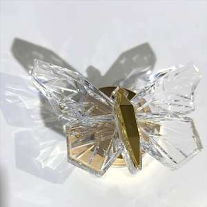 Lampe murale LED créative de luxe nordique en forme de papillon, éclairage mural LED d'intérieur pour chevet, salon, escalier et couloir - Product Image 4