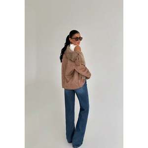 เสื้อแจ็คเก็ตติดกระดุมสำหรับผู้หญิงสีแทน - Product Image 1