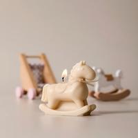 Großhandel Maßgefertigte Mini-Haus-förmige Soja-Kerze Verschiedene Niedliche Möbeldesigns Benutzerdefinierter Duft Farbe Verpackung Souvenir Geschenk