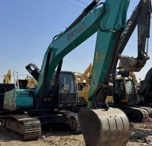 รถขุดไฮดรอลิก Kobelco SK200 SK210 SK140 มือสองสมรรถนะดีที่สุด น้ำหนัก 20 ตัน พร้อมเครื่องยนต์ เกียร์ ปั๊ม ขายดี ได้มาตรฐาน EPA CE - Product Image 1