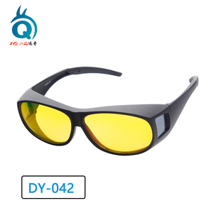 <span class=keywords><strong>Gafas</strong></span> <span class=keywords><strong>de</strong></span> Sol Polarizadas Antiexplosión Envolventes Negras Modernas <span class=keywords><strong>para</strong></span> Usar Sobre <span class=keywords><strong>Gafas</strong></span> Graduadas - Product Image 3