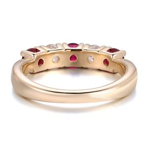 Anillo Personalizado de Fabricante, Corte Brillante Redondo, Oro Amarillo de 10k, Anillo con Gema de Laboratorio y Piedras Laterales para Mujer, Joyería con Gemas - Product Image 2