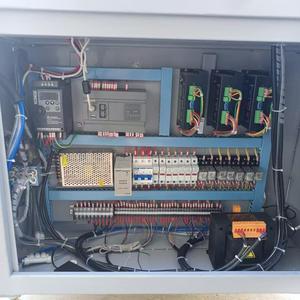 Máquina de Fresado y Taladrado CNC de Alta Precisión de 600 mm con Motor para Aluminio en Maquinaria para Puertas y Ventanas - Product Image 2