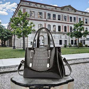 Knitted Handbag Niche Bucket Tote Bag Casual One-shoulder Woven Carrying Bag - Product Image 2
