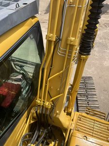 Excavatrice sur chenilles PC130-7 Komatsu de taille moyenne à vendre dUse Moteur en bon état Moteur Pompe Engrenage PLC Kobelco Cylindre hydraulique - Product Image 2