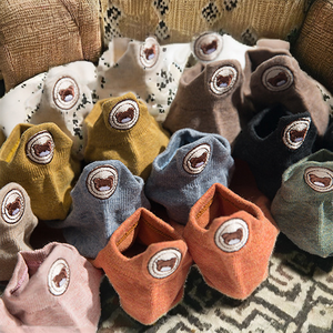 Calcetines Cortos de Primavera de Punto Transpirable con Bordado de Osito Coreano para Mujer, de Algodón, Corte Bajo, a Precio de Mayoreo - Product Image 2