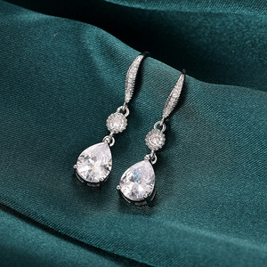 Boucles d'oreilles de luxe en forme de goutte d'eau pour femmes, bijoux élégants pour mariage, banquet, mode - Product Image 1