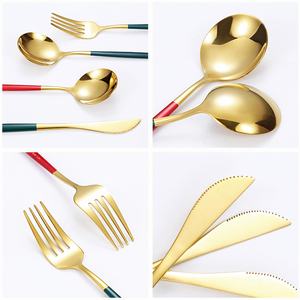 Offre Spéciale : Ensemble de Couverts Portugais Minimaliste en Acier Inoxydable, 24 Pièces, Poli Miroir, Plaqué Or (Couteaux, Fourchettes, Cuillères) - Product Image 5