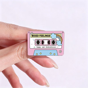 Spilla in metallo smaltata personalizzata a tema <span class=keywords><strong>cassetta</strong></span> musicale 'Mixed Feelings' rosa, stile retrò, con motivo arcobaleno, regalo creativo - Product Image 2