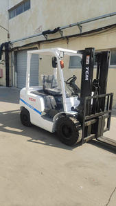 Carretilla elevadora diésel TCM de tres toneladas y tres metros Buen estado Precio bajo Carretilla elevadora serie 30 Stock Carretilla elevadora de combustión interna barata - Product Image 5