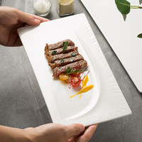Assiette plate en céramique pour hôtel, motif soleil en relief, plat de service rectangulaire en porcelaine blanche pour steak, sushi et cuisine raffinée