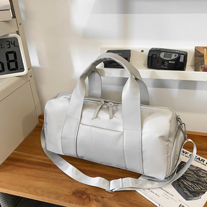Sac de sport unisexe en nylon léger 20-35L avec compartiment à chaussures séparé (sec/humide) – Tendance et simple - Product Image 1