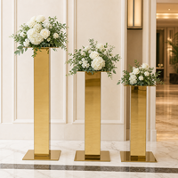 Nouveaux accessoires de mariage de style européen transfrontalier : marqueurs d'allée, décorations de chapelle et d'hôtel, modèle décoratif de fleur de table en acier inoxydable