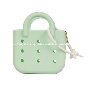 Sac de rangement pour écouteurs mini portable en silicone perforé, motif chiot ou panda, porte-monnaie compact et pratique grande capacité pour femme - Product Image 5