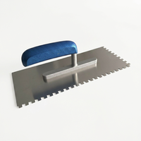 Truelle crantée en acier inoxydable pour le plâtrage, l'application d'adhésif pour carrelage et le lissage du ciment