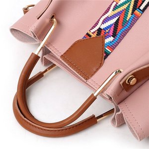 Bolso <span class=keywords><strong>de</strong></span> mano <span class=keywords><strong>de</strong></span> cuatro <span class=keywords><strong>piezas</strong></span> <span class=keywords><strong>de</strong></span> moda Coreana <span class=keywords><strong>de</strong></span> lujo para mujer <span class=keywords><strong>de</strong></span> diseñador al por mayor, bolso <span class=keywords><strong>de</strong></span> hombro <span class=keywords><strong>de</strong></span> cuero PVC elegante nacional para madre e hijo - Product Image 3