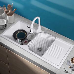 Évier de cuisine double en granit blanc et quartz avec égouttoir, à encastrer sous plan ou sur plan, robuste et moderne - Product Image 1