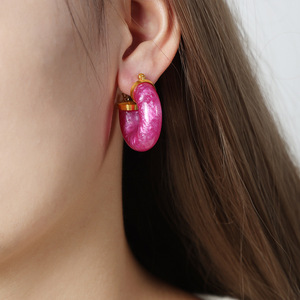 Pendientes de Aro de Resina de <span class=keywords><strong>Moda</strong></span>, Pendientes de Acero Inoxidable Chapados en Oro, Pendientes de Aro en Forma de <span class=keywords><strong>C</strong></span> Elegantes Franceses - Product Image 2