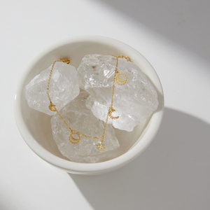 เครื่องประดับข้อเท้าสแตนเลสชุบทอง 18K จาก J&D Jewelry สำหรับผู้หญิง ประดับด้วยคริสตัลสีขาวรูปดาว พระจันทร์ พระอาทิตย์ ดีไซน์โปร่ง เหมาะสำหรับใส่ไปทะเล - Product Image 4
