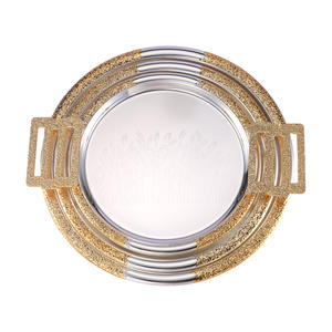 Plateau de service en métal de qualité supérieure - Parfait pour les réunions de famille et les fêtes - Product Image 2