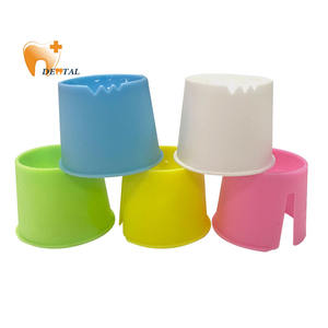 Une boîte de 100 gobelets mélangeurs dentaires réutilisables convient aux laboratoires et cliniques dentaires - Product Image 1