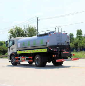 CLW Customized Good Quality Foton Auman 4x2 14tons Water Tank Truck with Stable Performance for Urban Green <b>Irrigation</b> - Product Image 3