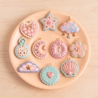 Cremefarbener Anhänger im Wolken-, Muschel-, Herz-, Stern- und Kirschblüten-Design für DIY-Armbänder und Halsketten