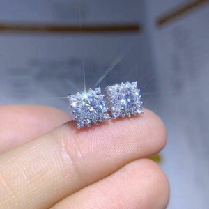 Orecchini a Perno Quadrati per Donne con Accenti di Cristalli, Eleganti Accessori di Moda per Uso Quotidiano e Feste - Product Image 4