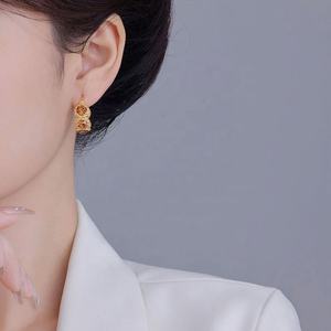 Boucles d'oreilles géométriques en zircon de couleur champagne super scintillantes, argent tibétain plaqué or, style de luxe haut de gamme, unique - Product Image 5