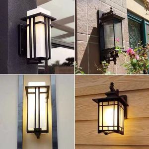 Lampe murale extérieure à énergie solaire, étanche, en alliage d'aluminium, diffuseur en verre trempé pour l'éclairage de la cour et du jardin, noir bronze - Product Image 5