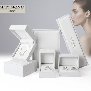 Оптовая продажа: Фабричная упаковка для ювелирных изделий (подвески, браслеты, серьги, кольца), коробки для украшений с индивидуальным логотипом, горячее тиснение, замша, бархат, белые шкатулки для украшений - Product Image 2