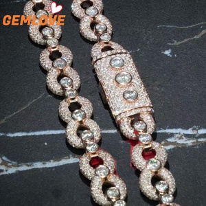 Cadena Cubana Personalizable de Oro 14K/18K para Hombre con Diseño de Incrustaciones de Diamantes y Ranura Hueca - Product Image 4