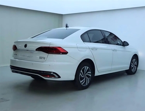 Volkswagen Bora Usato 2024 - Offerta Imperdibile! 85KW 200 Nm Automatico Guida a Sinistra R16 Interni Scuri Spazioso 5 Posti - Product Image 5