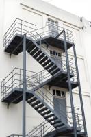 Escaliers en acier et alliage d'aluminium soudés par des professionnels pour les bureaux extérieurs, les bâtiments de villas et les hôtels
