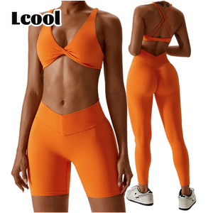 ชุดออกกำลังกายแบบไร้รอยต่อ 2 ชิ้น ระบายอากาศได้ดี เสื้อชั้นในแบบไขว้หลัง กางเกงรัดรูปเอวสูง กางเกงขาสั้นปั่นจักรยาน ทรงวีช่วยกระชับสัดส่วนด้านหน้า - Product Image 1