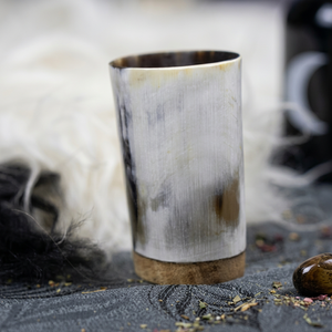 Mug à boire artisanal en corne de buffle naturelle, verre à bière vintage rustique réutilisable pour les cocktails - Product Image 1