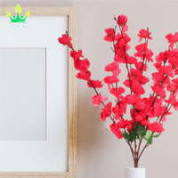 Fleur de cerisier artificielle 7 tiges Plante domestique Plante de prunier Branches de soie Fleurs rouges pour la maison Décoration de table de famille de fête de mariage